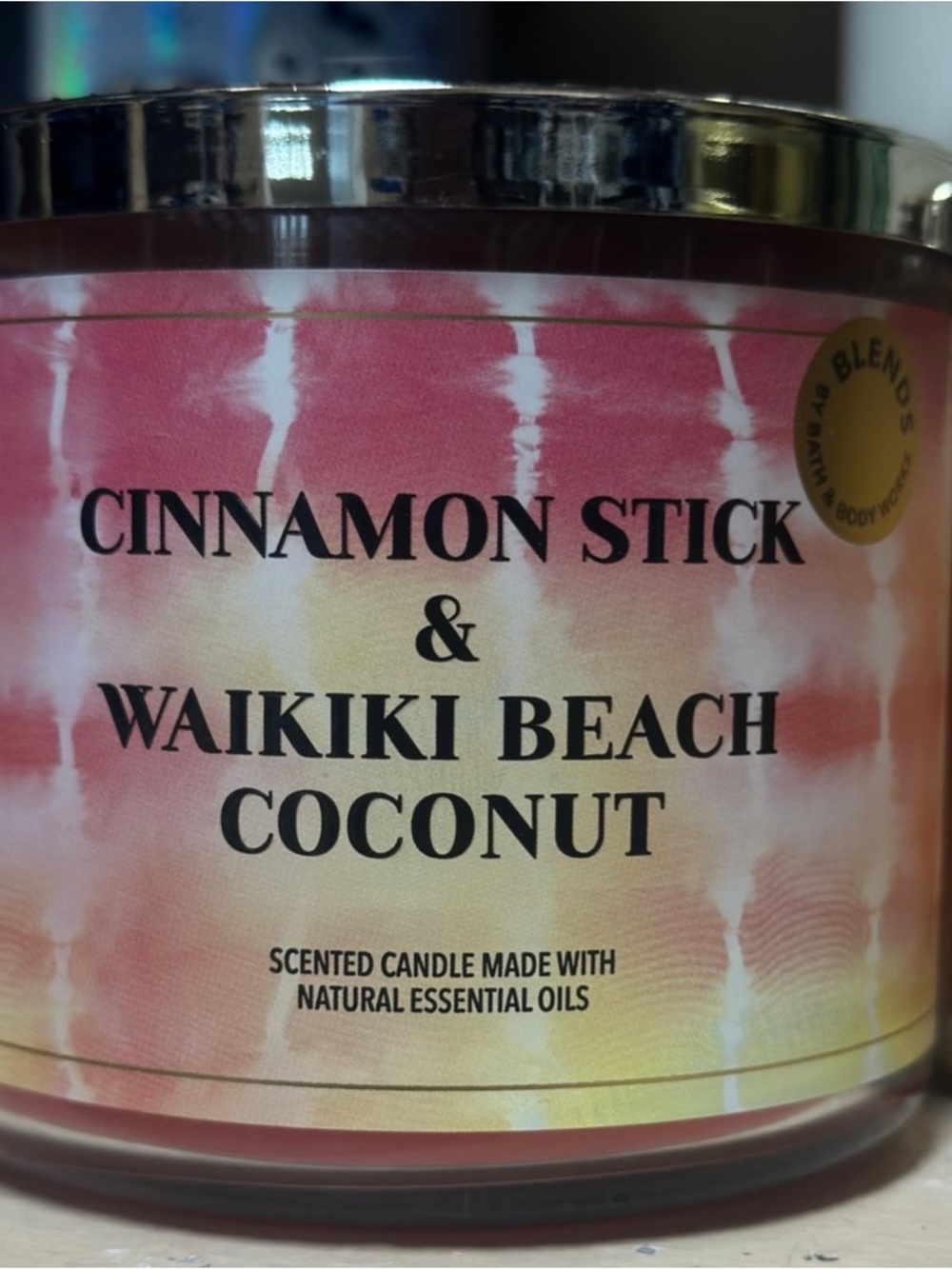 Cinnamon Stick & Waikiki Beach Coconut Scented Candle - Pink